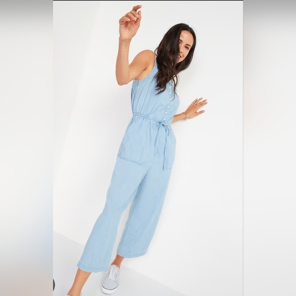 Light Blue Sleeveless Jumpsuit Old Navy - Picture 1 of 6
